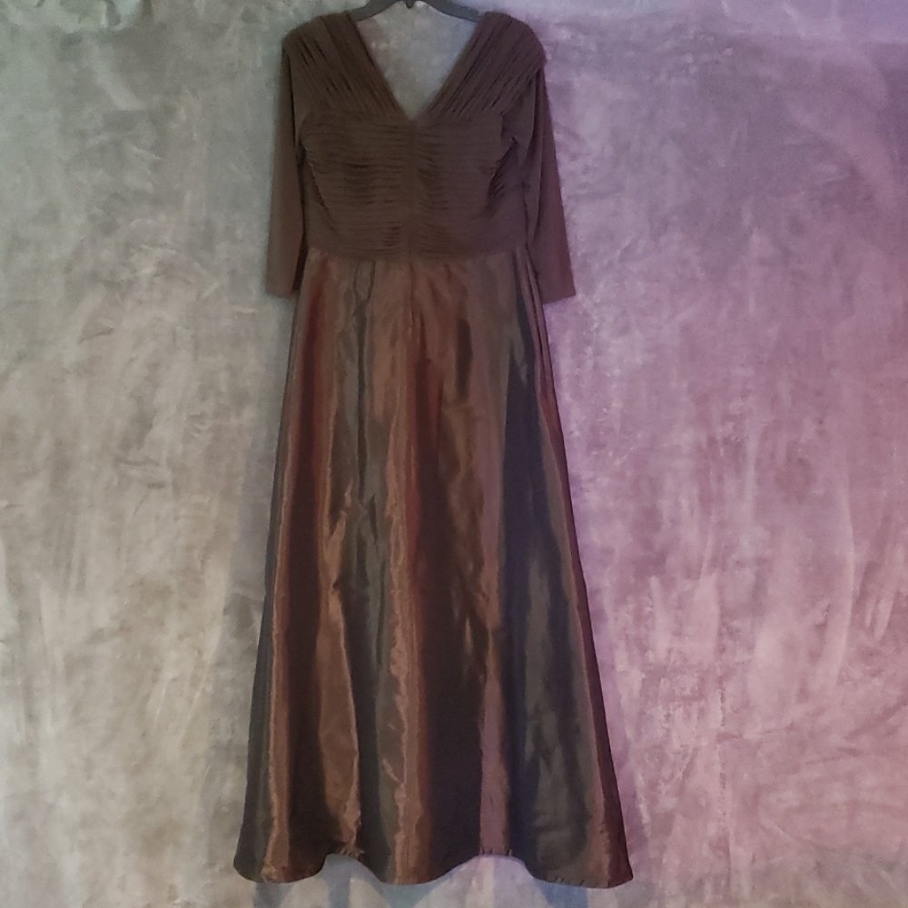 Tadashi Gown $20